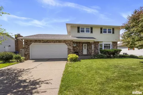 2115 W 31st St, Davenport, IA 52804