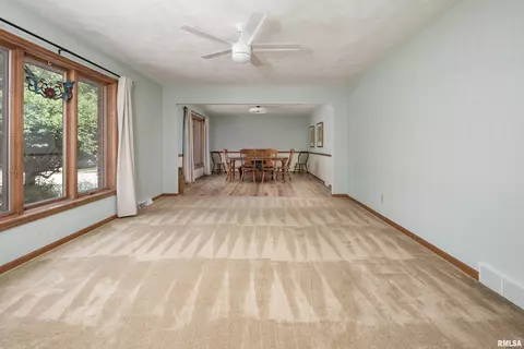 4902 35th Ave, Moline, IL 61265 photo 9