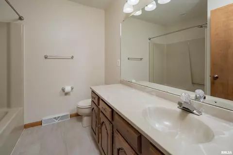 4902 35th Ave, Moline, IL 61265 photo 19