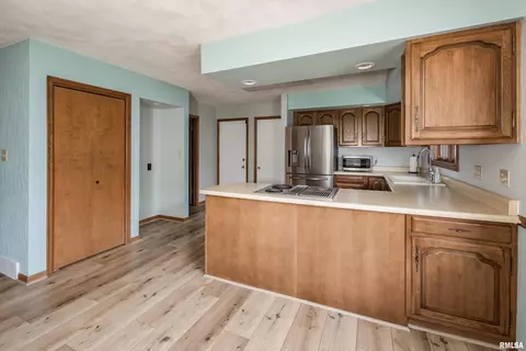 4902 35th Ave, Moline, IL 61265 photo 12