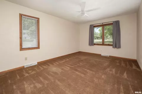 4902 35th Ave, Moline, IL 61265 photo 22