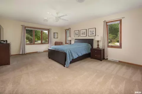 4902 35th Ave, Moline, IL 61265 photo 16