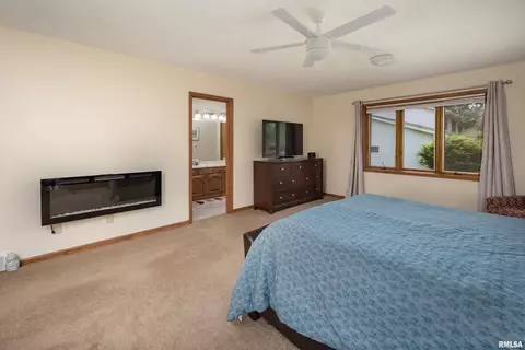 4902 35th Ave, Moline, IL 61265 photo 17