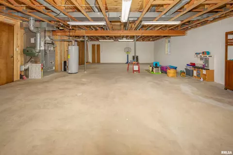 4902 35th Ave, Moline, IL 61265 photo 32