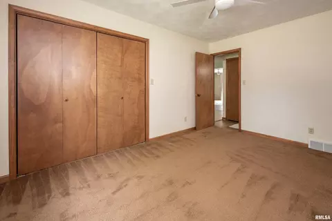 4902 35th Ave, Moline, IL 61265 photo 21
