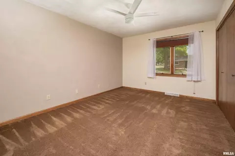 4902 35th Ave, Moline, IL 61265 photo 20