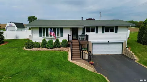 4 Geneva St, Mount Carroll, IL 61053 photo 2