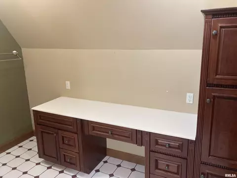 2556 30th St, Moline, IL 61265 photo 19