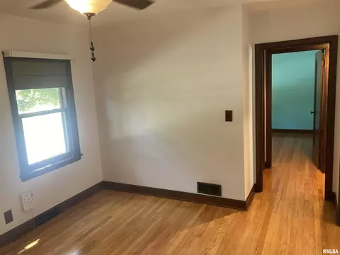 2556 30th St, Moline, IL 61265 photo 14