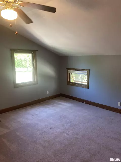 2556 30th St, Moline, IL 61265 photo 16