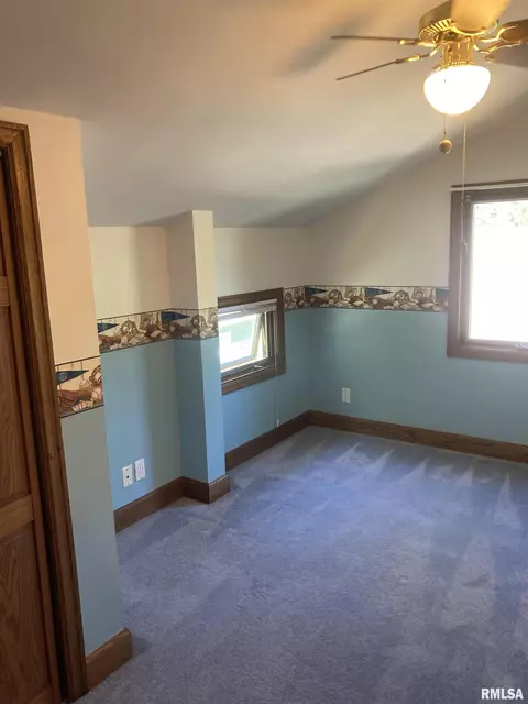 2556 30th St, Moline, IL 61265 photo 17