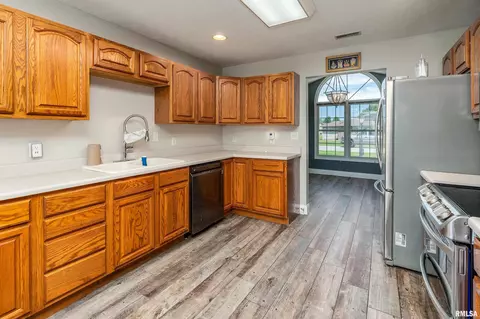501 Bogie Dr, Herrin, IL 62948 photo 9