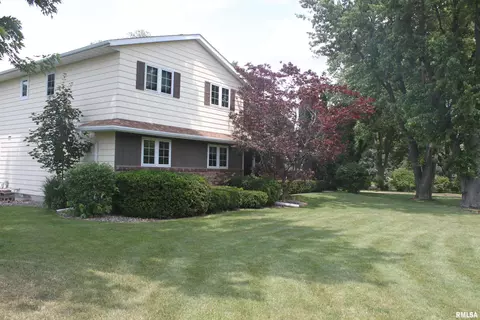 17226 Cedar Rd, East Moline, IL 61244
