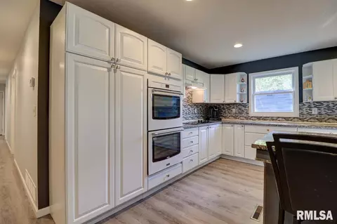 713 W Park St, Morrison, IL 61270 photo 5