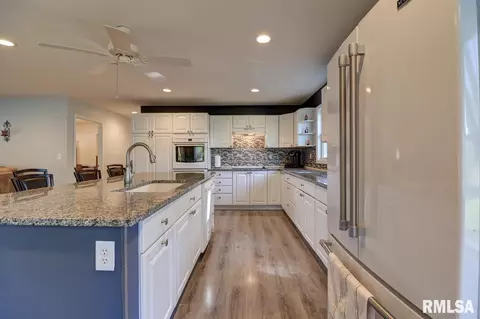 713 W Park St, Morrison, IL 61270 photo 4