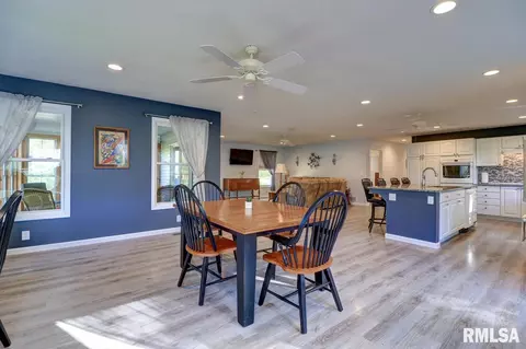 713 W Park St, Morrison, IL 61270 photo 6