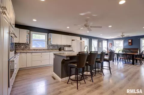 713 W Park St, Morrison, IL 61270 photo 3