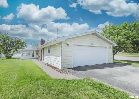 2218 9th St, Silvis, IL 61282 photo 2