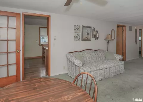 2218 9th St, Silvis, IL 61282 photo 16