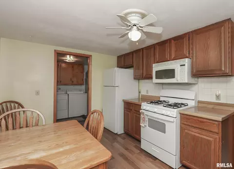 2218 9th St, Silvis, IL 61282 photo 9