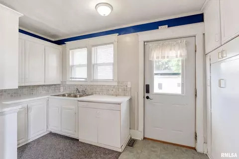 110 NW 3rd Ave, Aledo, IL 61231 photo 11