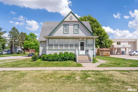 110 NW 3rd Ave, Aledo, IL 61231 photo 2
