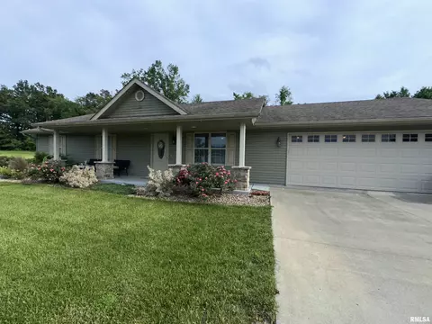 12101 Blue Sky Dr, Marion, IL 62959
