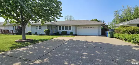 1238 8th Ave N, Clinton, IA 52732