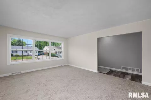 504 N 5th Pl, Eldridge, IA 52748 photo 12