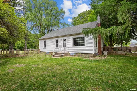 3610 12th Ave, Moline, IL 61265
