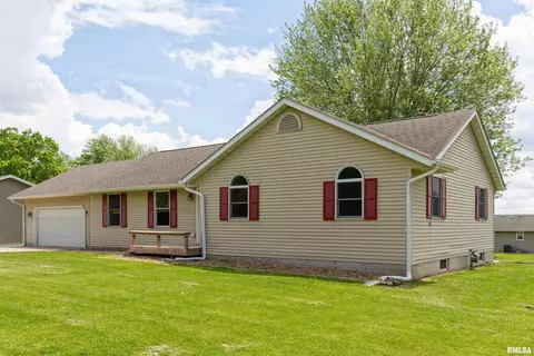 301 5th St, Matherville, IL 61263