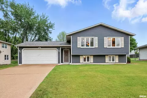 2411 Mound St, Davenport, IA 52803