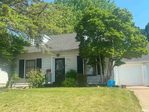 506 15th Ave N, Clinton, IA 52732
