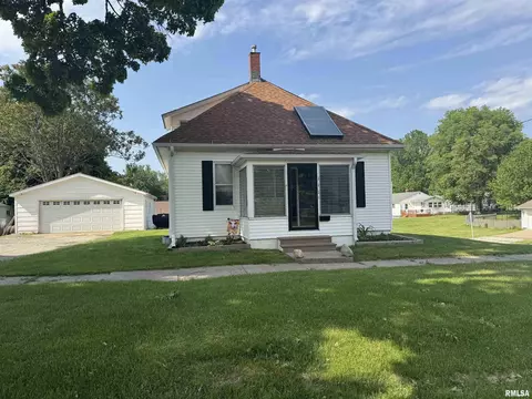 111 NE 5th St, Aledo, IL 61231