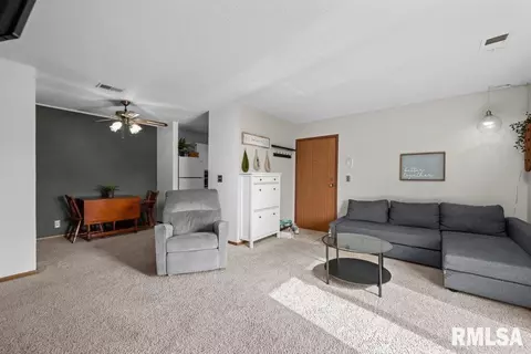 3020 4th St, Moline, IL 61265 photo 15