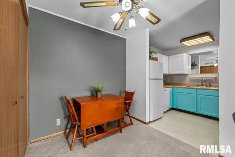 3020 4th St, Moline, IL 61265 photo 5