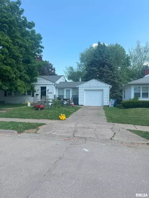520 15th Ave N, Clinton, IA 52732