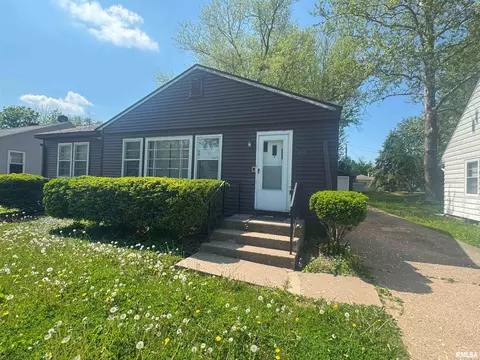 511 16th Ave N, Clinton, IA 52732