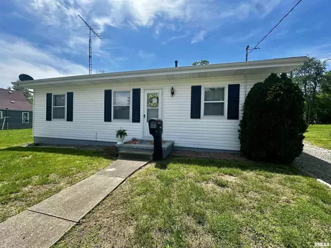 1105 Kerr St, Eldorado, IL 62930