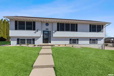 2701 N 13th St, Clinton, IA 52732