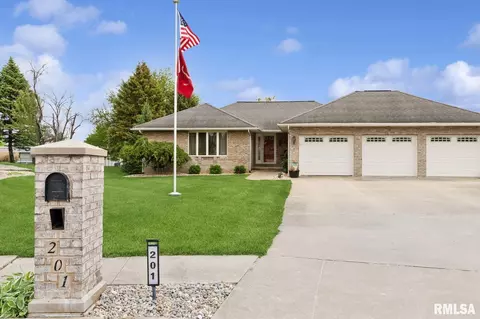 201 Maple Ln, Fulton, IL 61252 photo 2