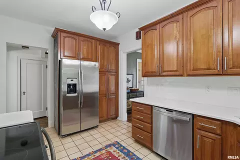 923 22nd St, Moline, IL 61265 photo 18
