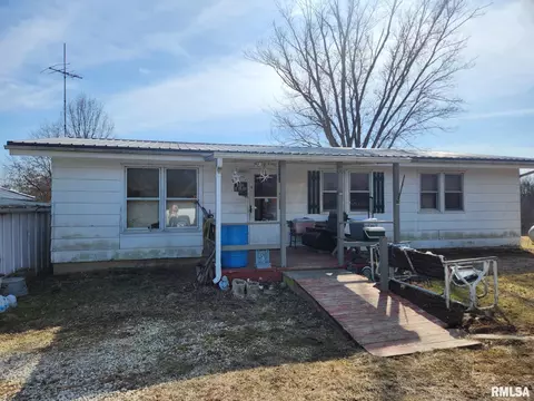 1558 N 2700th Ave, Loraine, IL 62349