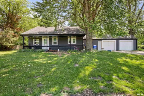 237 W Mill St, Kewanee, IL 61443 photo 1