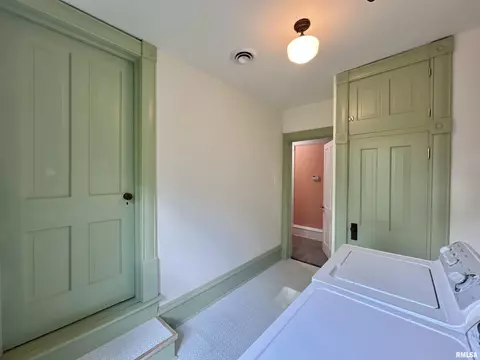 613 N Orange St, Morrison, IL 61270 photo 38