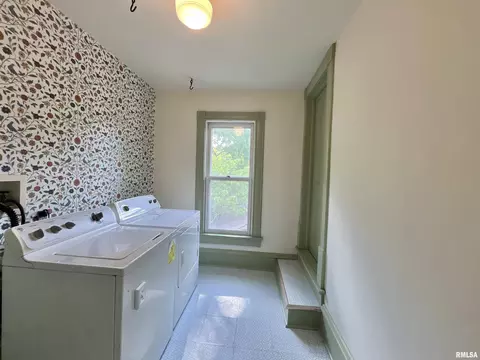 613 N Orange St, Morrison, IL 61270 photo 37