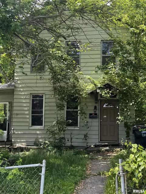 706 Farnam St, Davenport, IA 52803