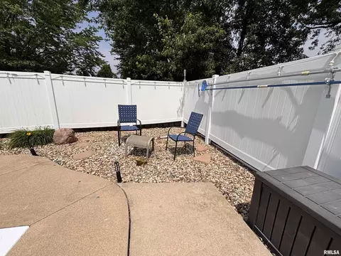 Exterior - 462 Circle Dr, Kewanee, IL 61443 photo 18 of 28