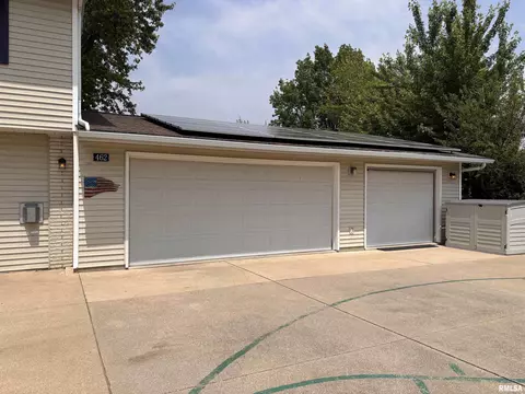 Exterior - 462 Circle Dr, Kewanee, IL 61443 photo 3 of 28