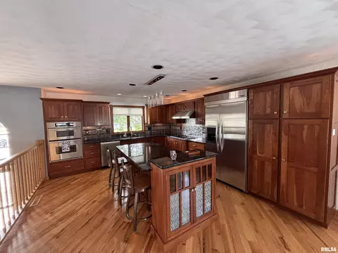 Kitchen - 462 Circle Dr, Kewanee, IL 61443 photo 6 of 7